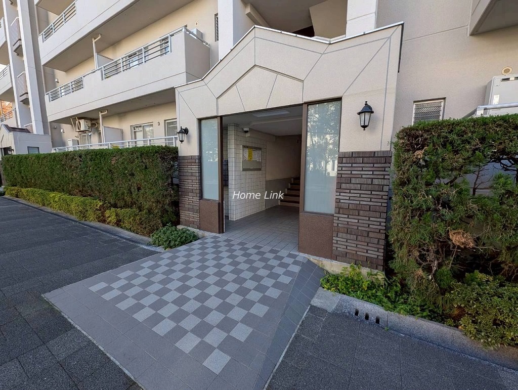 新蓮根団地12号棟 　エントランス